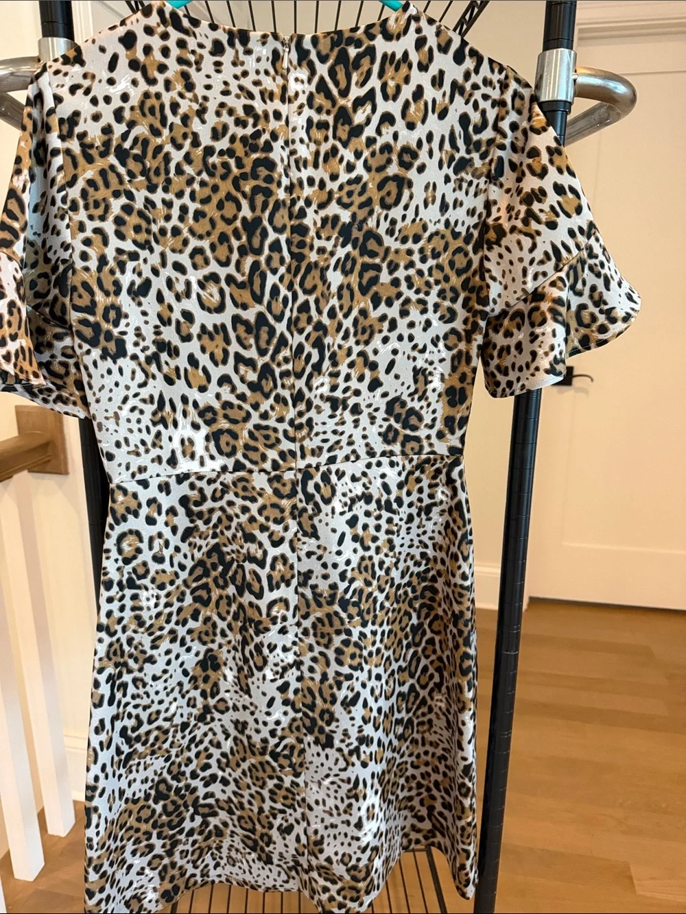 Banana Republic Leopard Print Short Sleeve Dress in White, Tan, Black